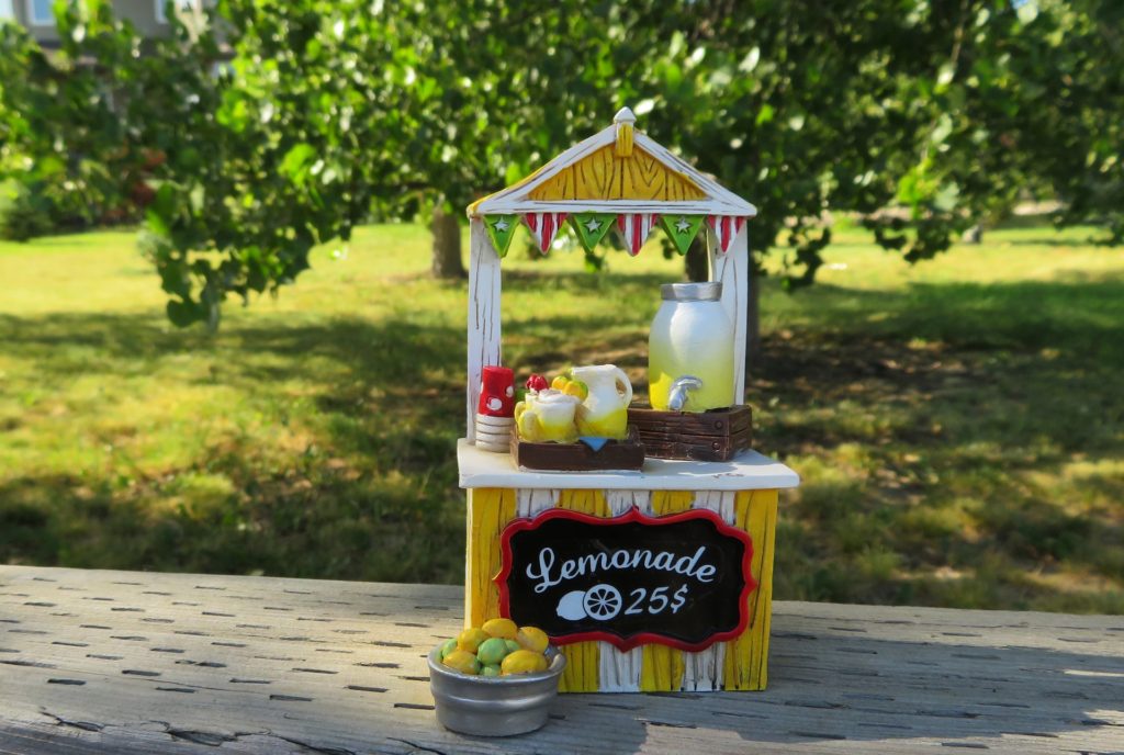 making lemonade introduce Mandarin to Kids | Miss Panda Chinese
